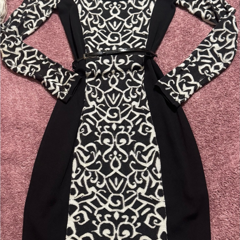 Carmen Marc Valvo Black and White Long Sleeve Patterned Dress